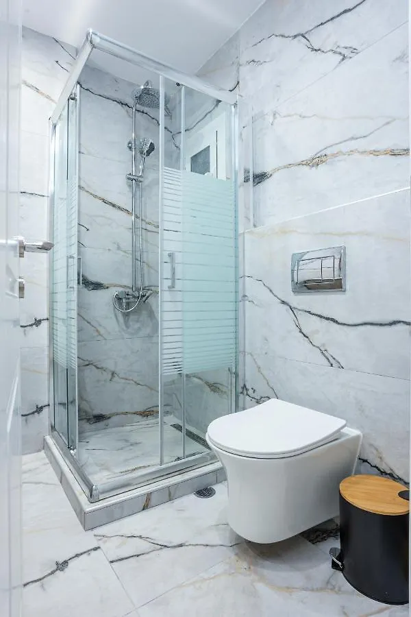 Luxury Downtown Apartment E1 테살로니키