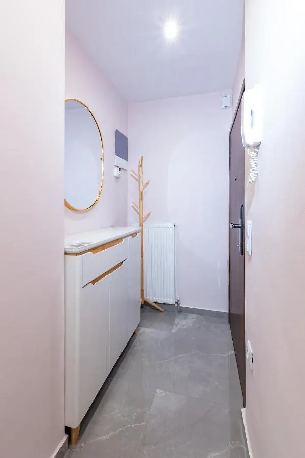 Luxury Downtown Apartment E1 테살로니키